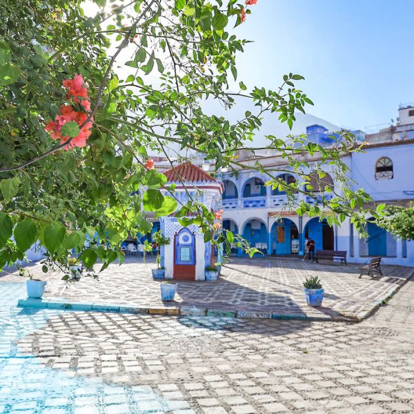 A clear day in the blue mountain village of Chefchaouen on a 12 days itinerary and travel guide to North Morocco