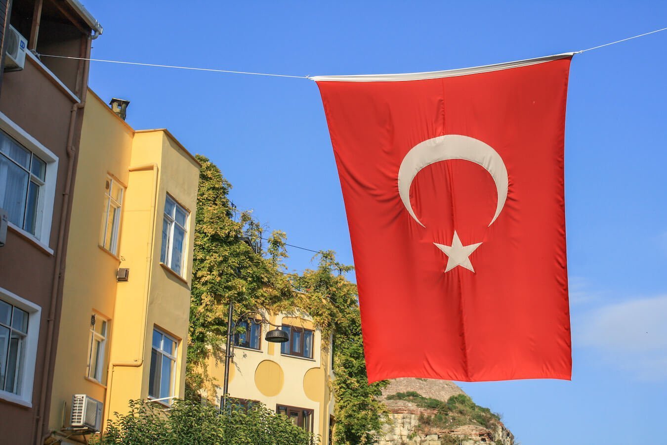 The Turkish flag proudly flying in Sultanahmet on our 4 days visiting Istanbul