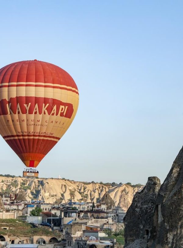 15 Best Cave Hotels in Cappadocia with a Hot Air Balloon View!