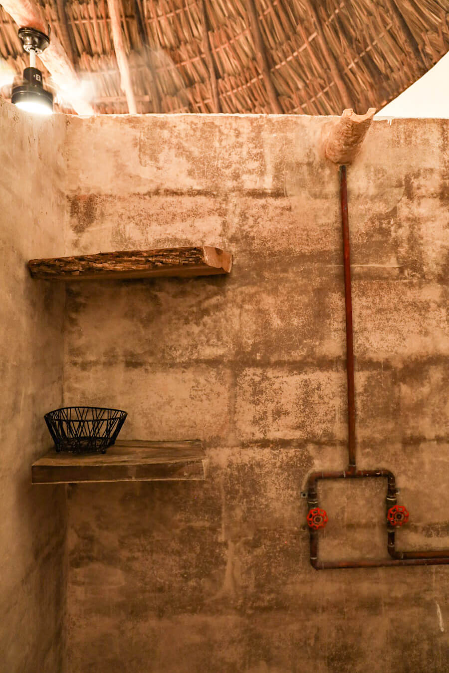 The rustic shower at the bungalow in Secreto Maya