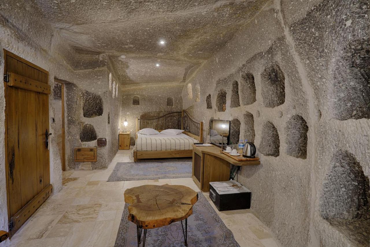 Hera Suites cave room