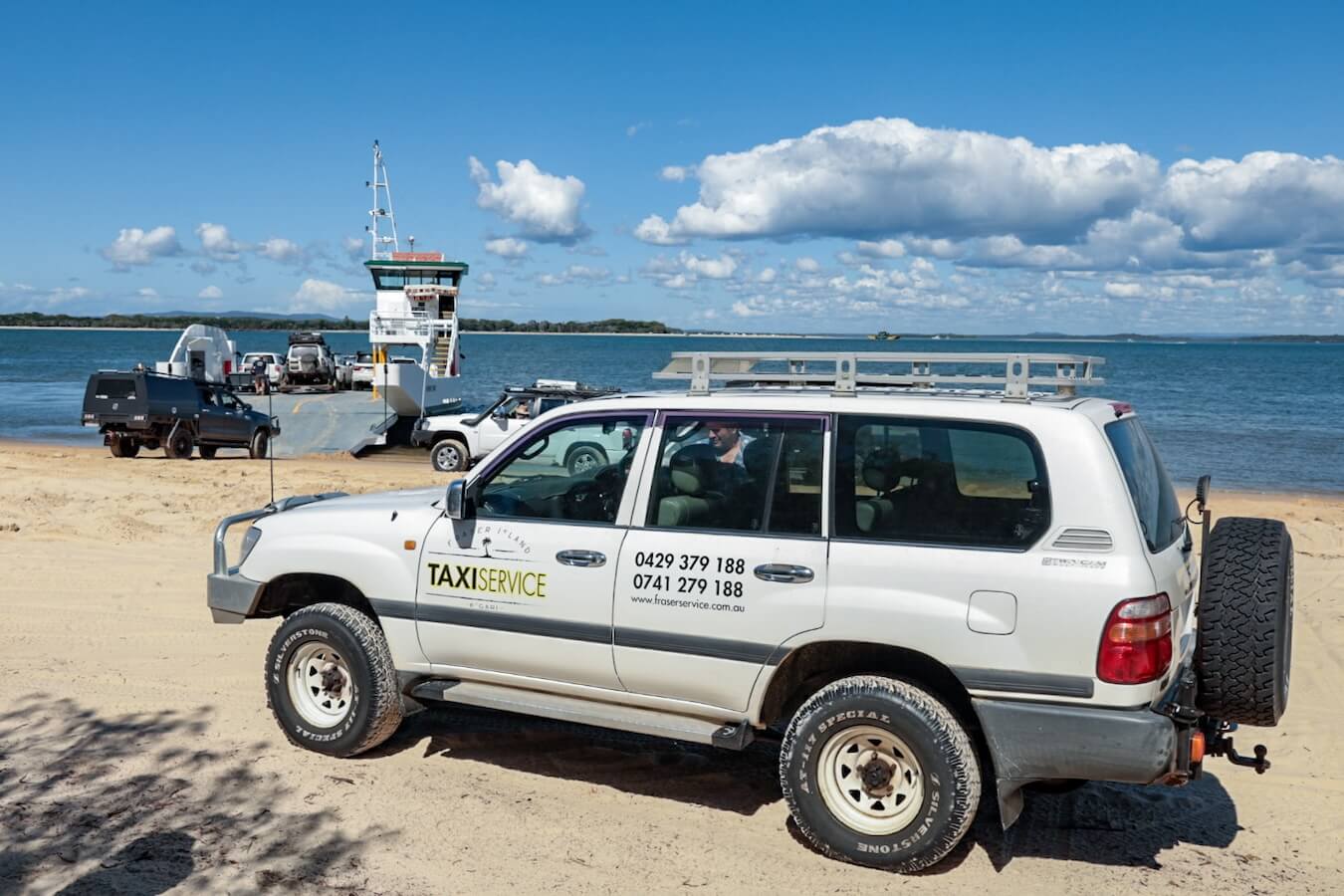 The taxi transfer on Fraser Island