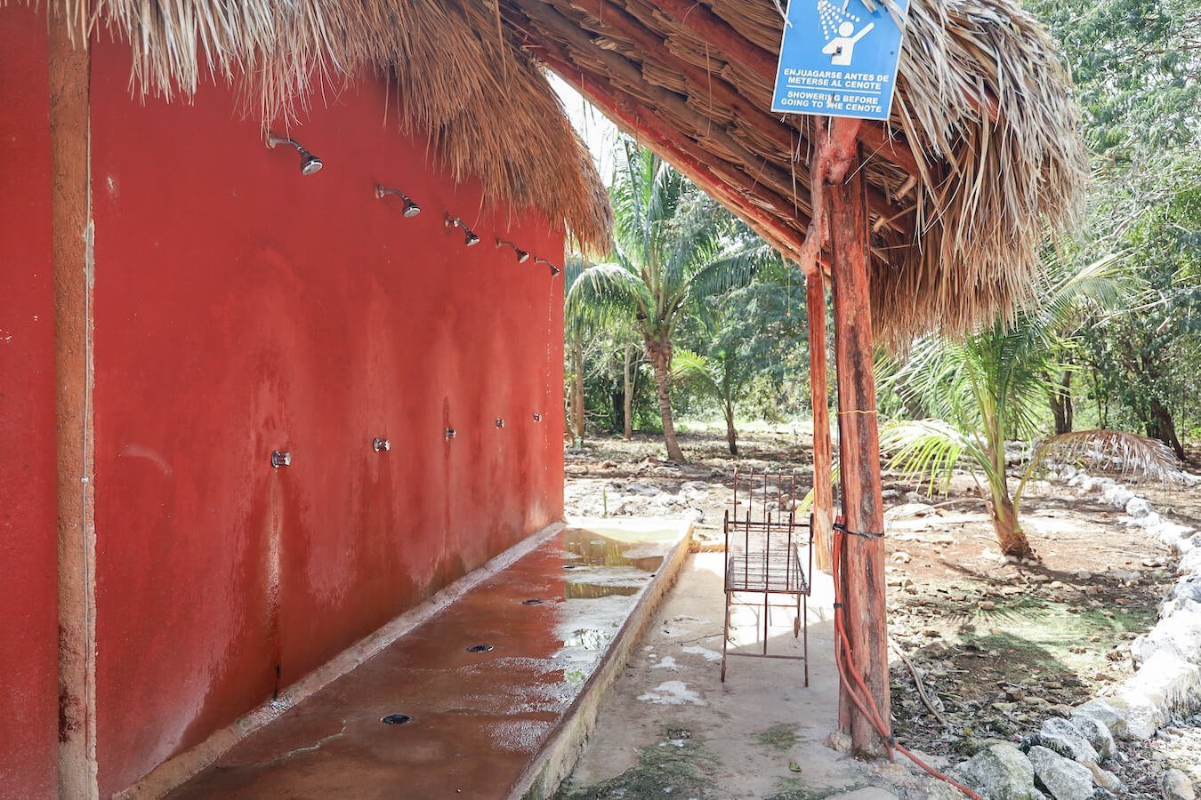 The shower block at Palomitas Cenote
