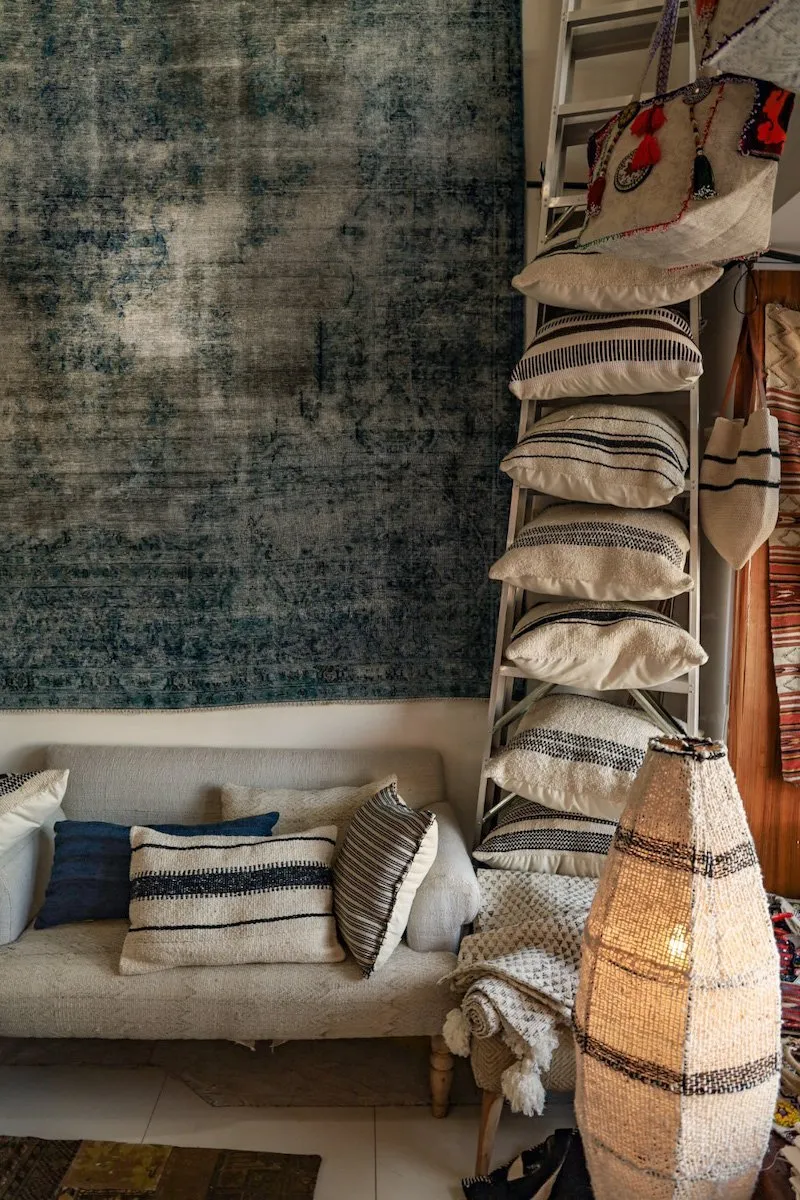 Carpet shop selling beautiful light fittings, cushion covers and clothes at the Dubai Creek