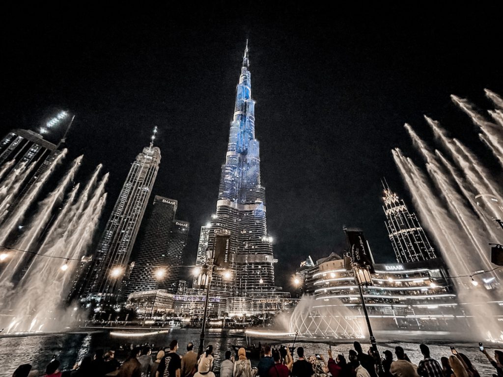 Burj Khalifa and the dancing fountains at downtown Dubai