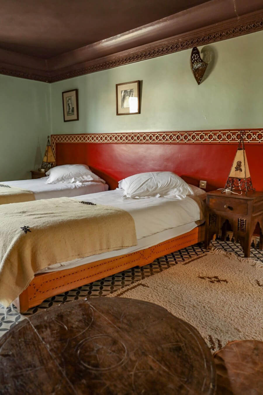 A twin room on the mezzanine floor of Ryad Watier