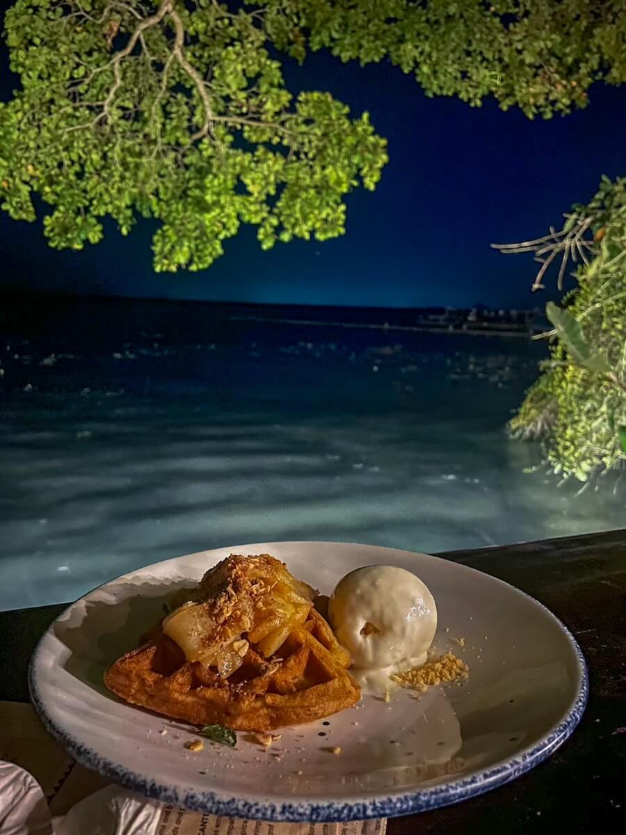 A meal overlooking the Bacalar Lagoon at La Playita