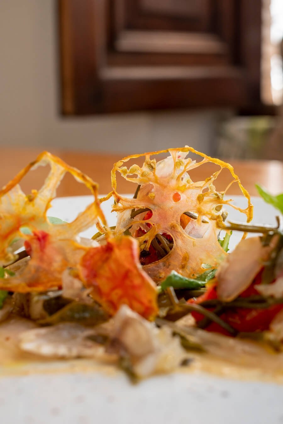 An elegantly plated dish at Volta i Volta in Javea / Xabia served in one of the best restaurants in the region.