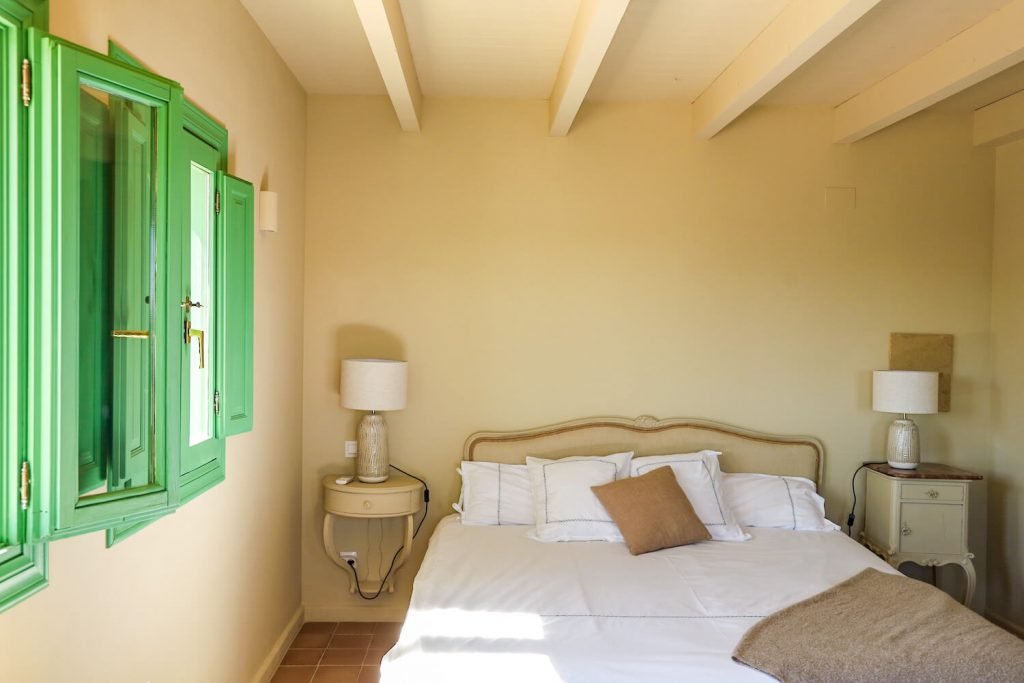 The beautiful bedroom Dieciocho in Villa Riu Blanc a beautiful boutique hotel near Calpe