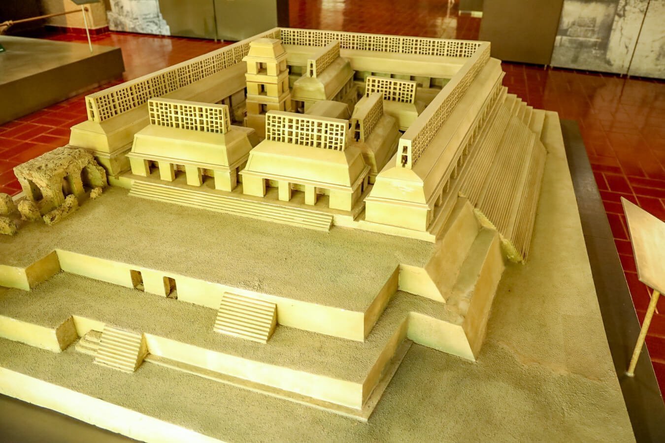 A model of Palenques Palace on display inside Palenques site museum.