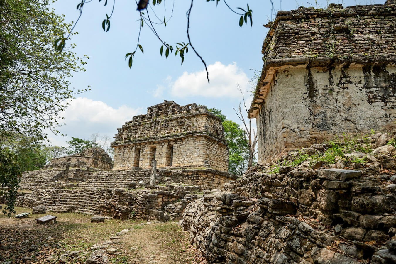 3 buildings from the southern acropolis, at Yaxchilán ruins. 
