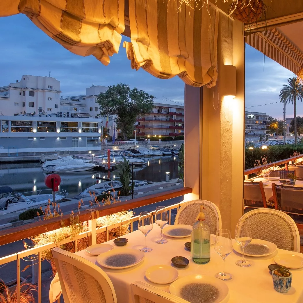 Tosca restaurant al fresco dining, near the Arenal in Javea